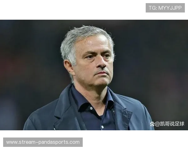 七八十年代足球传奇球星风采：回顾那个黄金时代的精彩瞬间与荣耀时刻